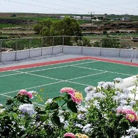 מלון Aghios Artemios Traditional 3*