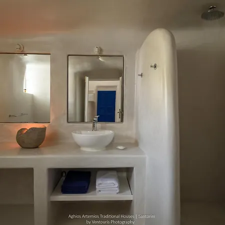 Aghios Artemios Traditional Imerovigli (Santorini)