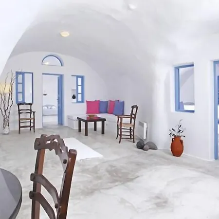 מלון Aghios Artemios Traditional