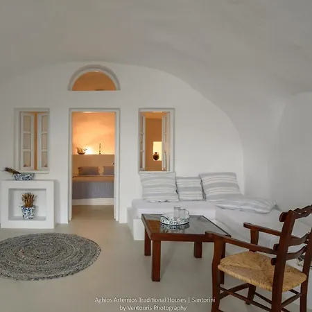 Aghios Artemios Traditional Szálloda
