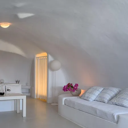 Aghios Artemios Traditional Imerovigli (Santorini)