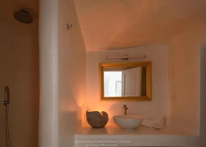 Aghios Artemios Traditional 3* Imerovigli (Santorini)