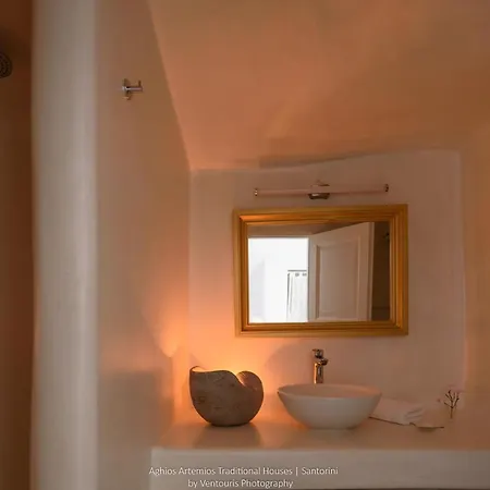 Aghios Artemios Traditional 3* Imerovigli (Santorini)