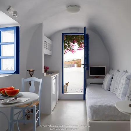 Aghios Artemios Traditional 3* Imerovigli (Santorini)
