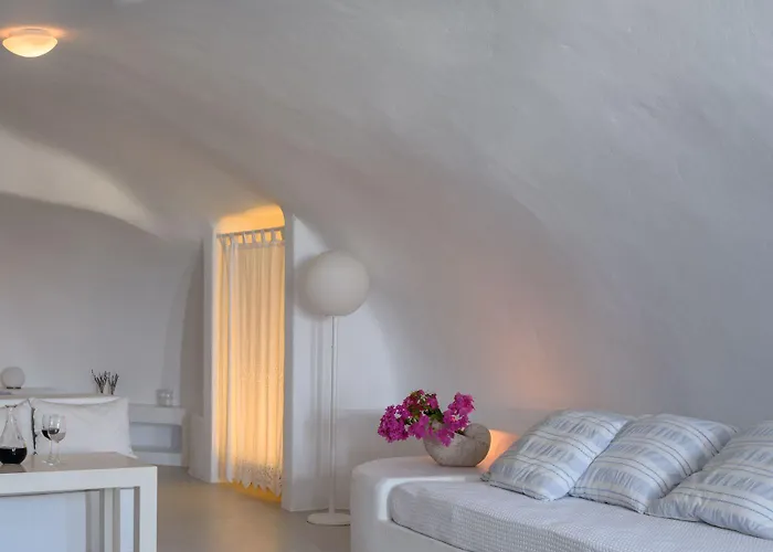 Aghios Artemios Traditional Imerovigli (Santorini)